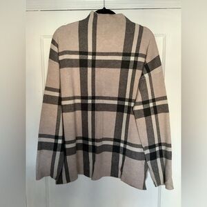 Plaid Knit Sweater in Beige and Black